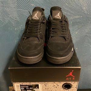 Black cat 4s size 6.5
